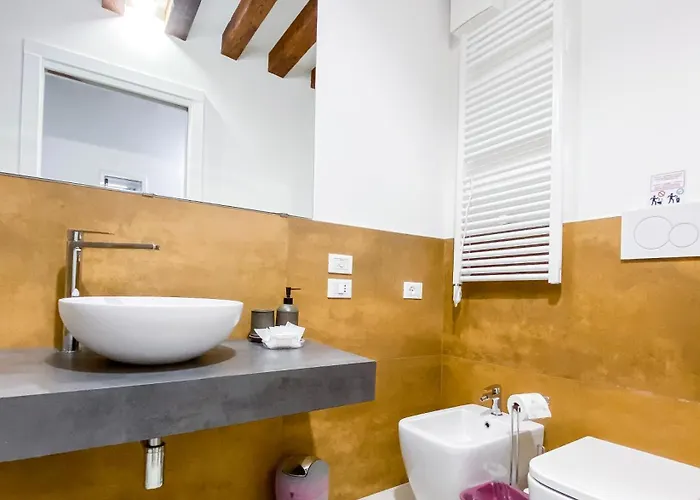 Isa Lovely In Venetië