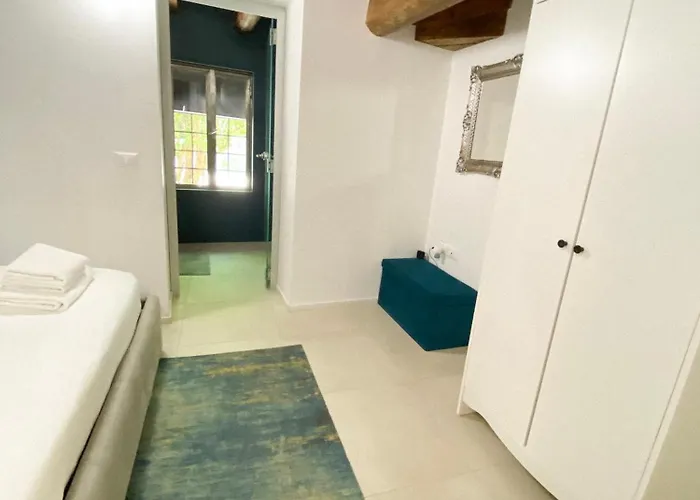 Isa Lovely In Appartement *