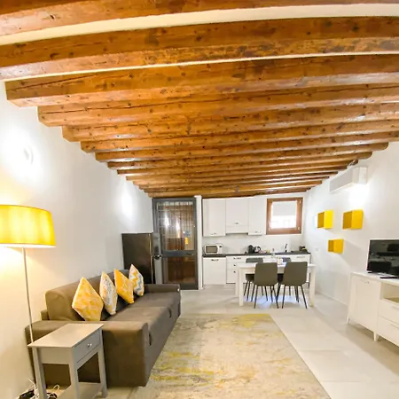 Apartment Isa Lovely In Venice